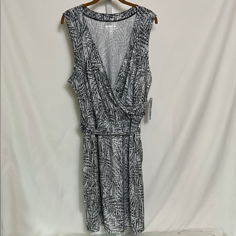 Reel Legends Womens Size 1X Black White Sleeveless Wrap Plunge Tie Dress